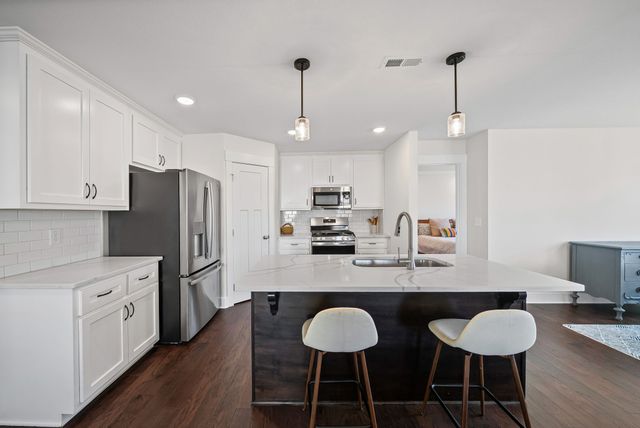 333 Frontier Dr, Clarksville, TN 37043