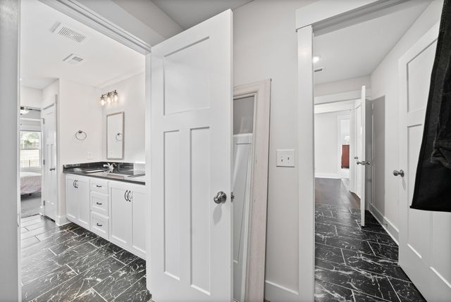 333 Frontier Dr, Clarksville, TN 37043