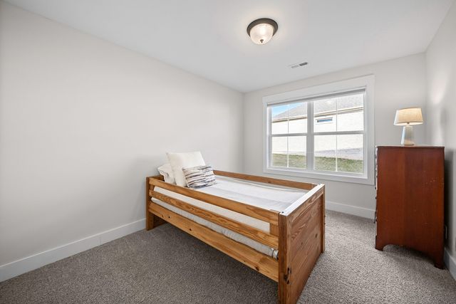 333 Frontier Dr, Clarksville, TN 37043