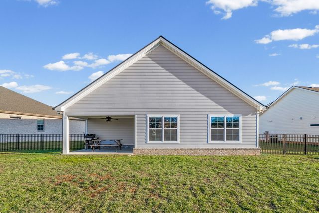 333 Frontier Dr, Clarksville, TN 37043