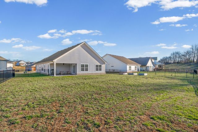 333 Frontier Dr, Clarksville, TN 37043