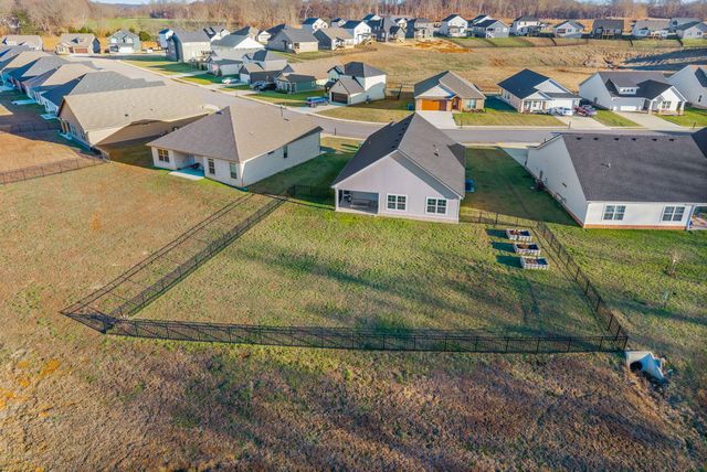 333 Frontier Dr, Clarksville, TN 37043