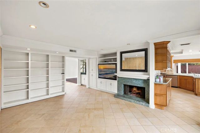 12 Rolling Brook, Irvine, CA 92603