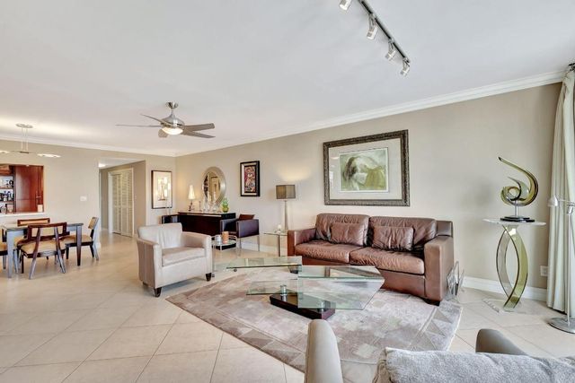 2840 S Ocean Boulevard 413, Palm Beach, FL 33480