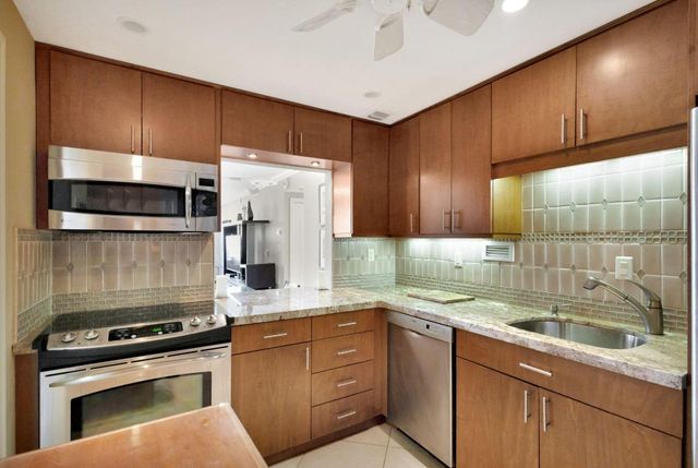 2840 S Ocean Boulevard 413, Palm Beach, FL 33480