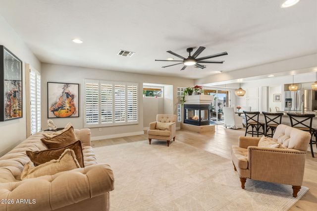 6419 W HONEYSUCKLE Drive, Phoenix, AZ 85083