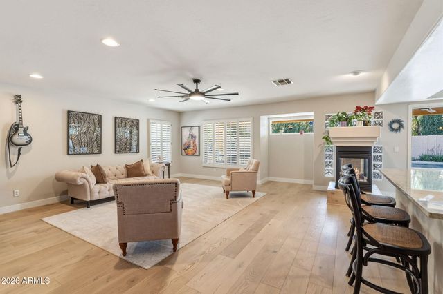 6419 W HONEYSUCKLE Drive, Phoenix, AZ 85083