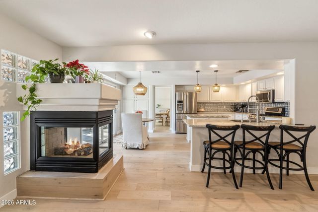 6419 W HONEYSUCKLE Drive, Phoenix, AZ 85083