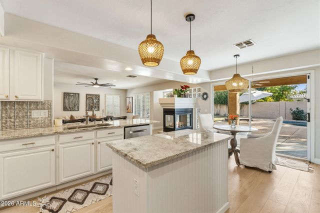 6419 W HONEYSUCKLE Drive, Phoenix, AZ 85083