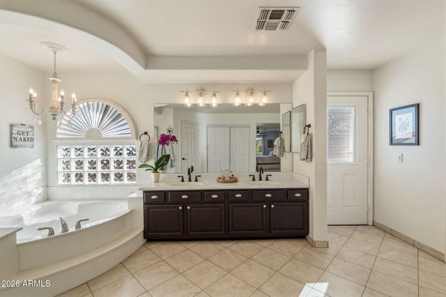 6419 W HONEYSUCKLE Drive, Phoenix, AZ 85083