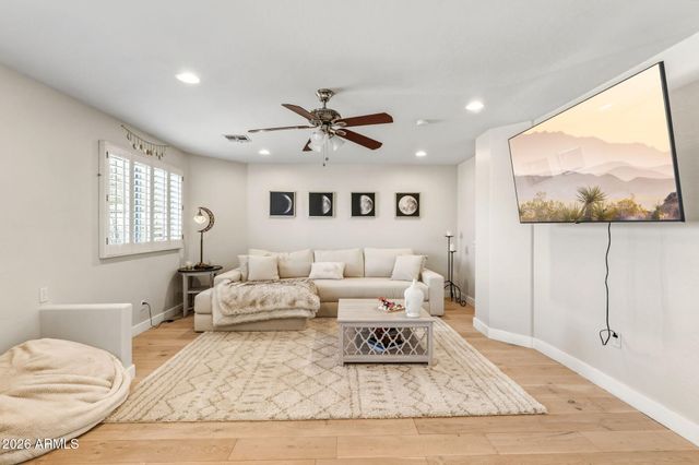 6419 W HONEYSUCKLE Drive, Phoenix, AZ 85083