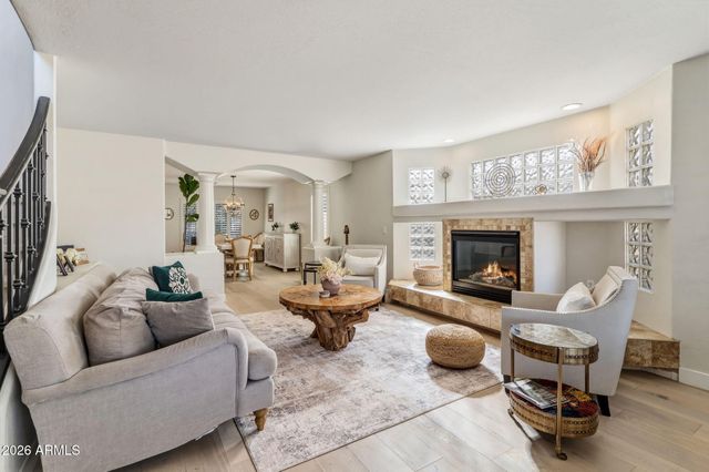 6419 W HONEYSUCKLE Drive, Phoenix, AZ 85083