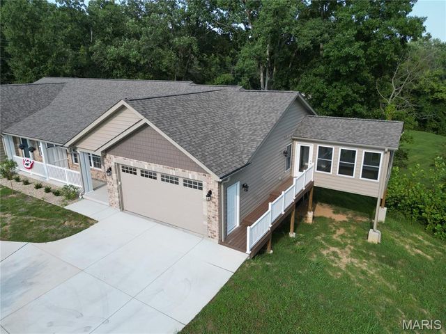 302 Anthony Circle, Byrnes Mill, MO 63051