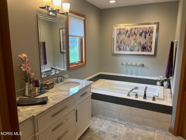 5930 Washburn Road, Berkey, OH 43504