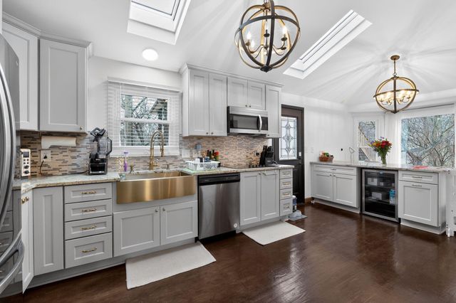 10618 Riverside Drive, Powell, OH 43065