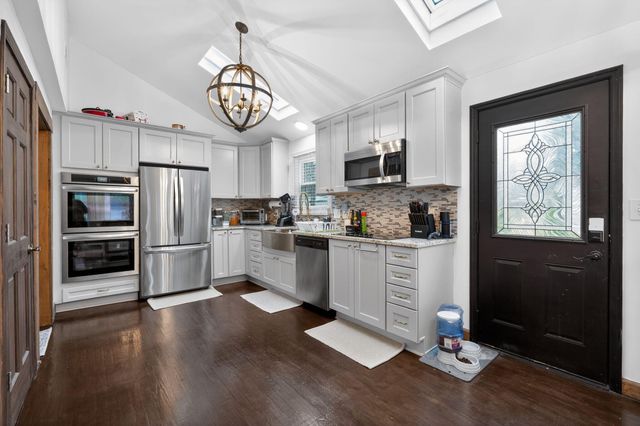 10618 Riverside Drive, Powell, OH 43065