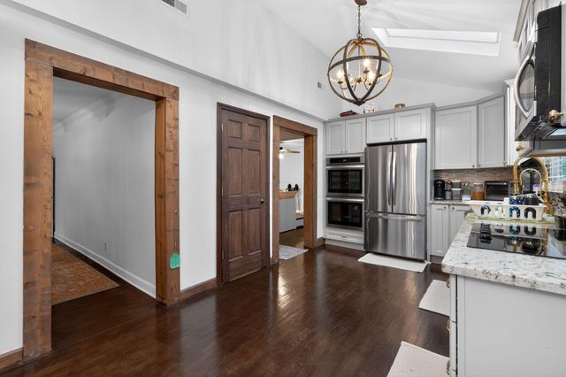 10618 Riverside Drive, Powell, OH 43065