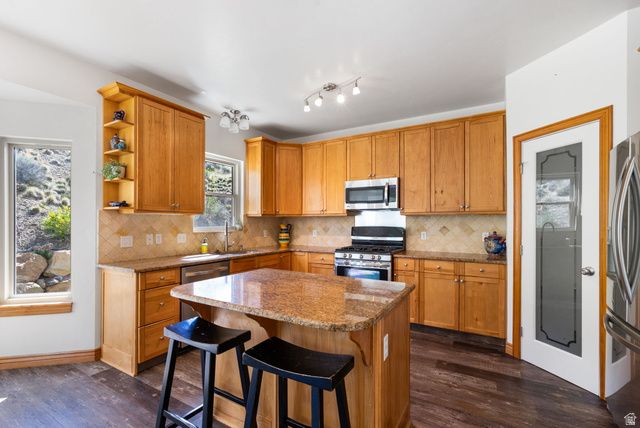 9476 N AVANYU DR, Cedar Hills, UT 84062