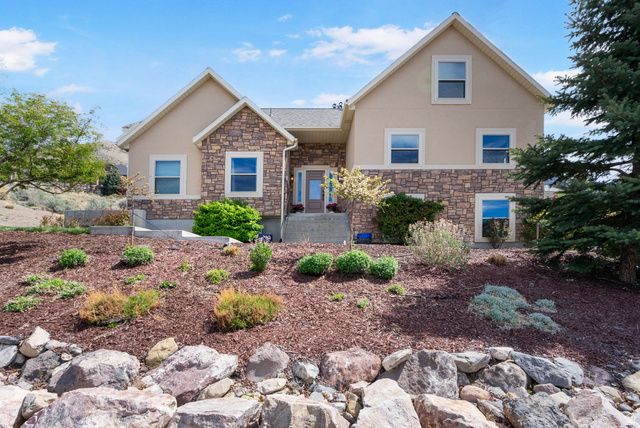 9476 N AVANYU DR, Cedar Hills, UT 84062