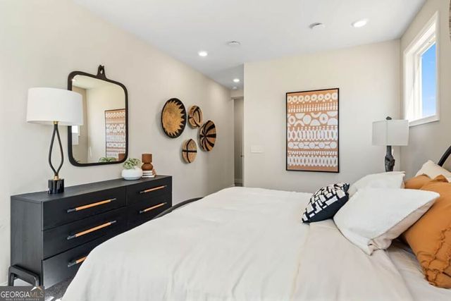 455 Kennington Walk, Loganville, GA 30052