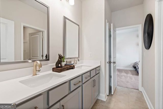 455 Kennington Walk, Loganville, GA 30052