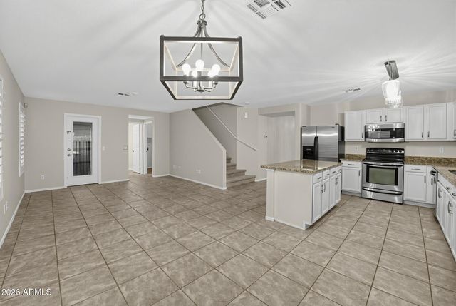 1704 W WILDWOOD Drive, Phoenix, AZ 85045