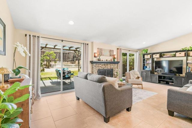 9466 Larrabee Avenue, San Diego, CA 92123