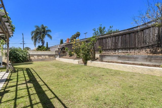 9466 Larrabee Avenue, San Diego, CA 92123