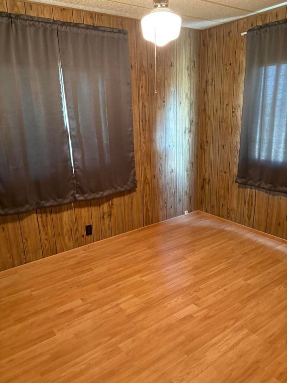 Image 17 of property listing at 1294 W Moss Street, Paint Rock, TX 76866