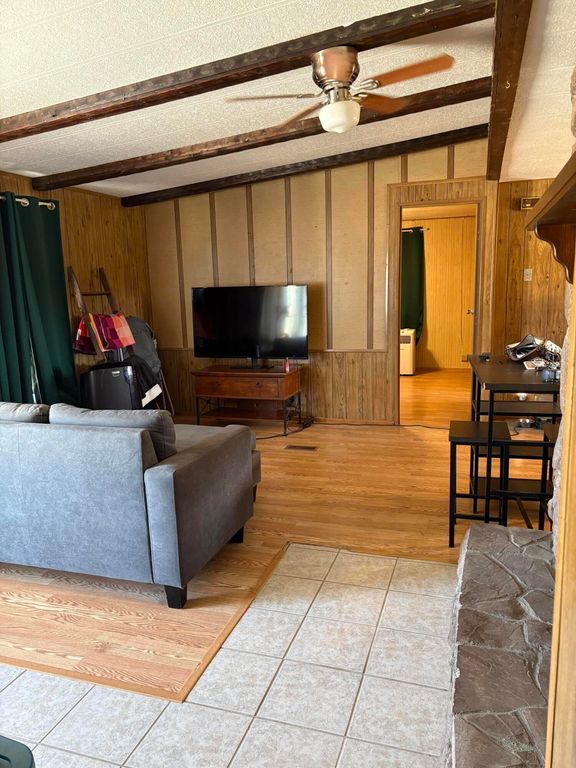 Image 19 of property listing at 1294 W Moss Street, Paint Rock, TX 76866