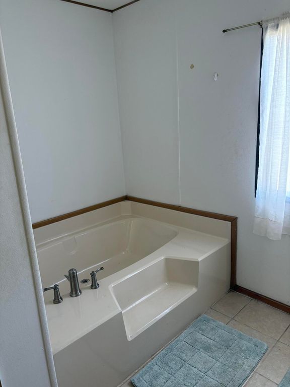 Image 24 of property listing at 1294 W Moss Street, Paint Rock, TX 76866