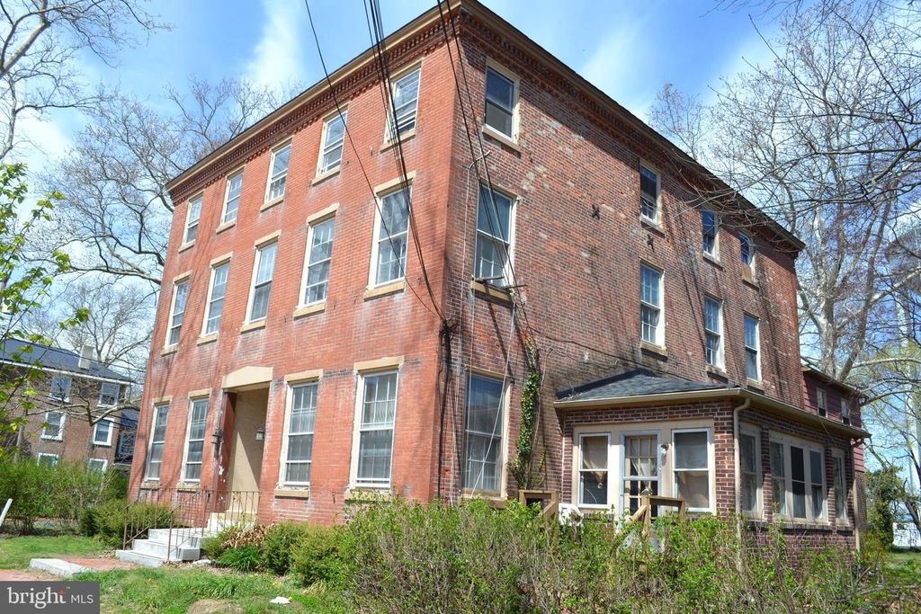 82 W BROADWAY, Salem, NJ 08079