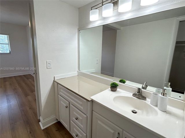 7505 SW 82nd St 320, Miami, FL 33143