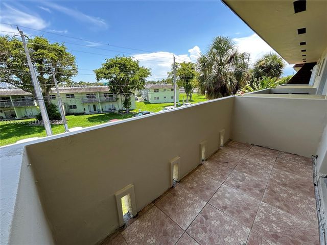 7505 SW 82nd St 320, Miami, FL 33143