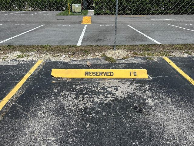 7505 SW 82nd St 320, Miami, FL 33143