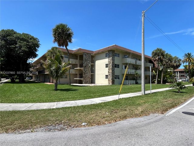 7505 SW 82nd St 320, Miami, FL 33143