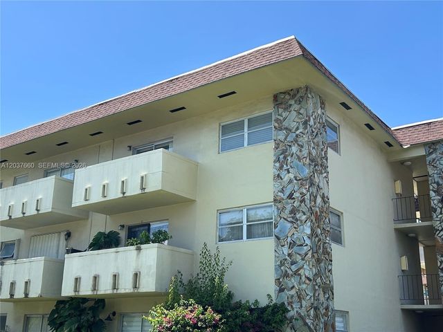 7505 SW 82nd St 320, Miami, FL 33143
