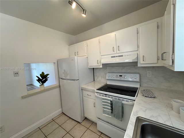 7505 SW 82nd St 320, Miami, FL 33143