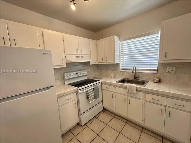 7505 SW 82nd St 320, Miami, FL 33143