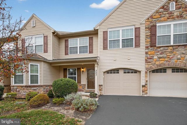307 STONERIDGE CT, New Cumberland, PA 17070