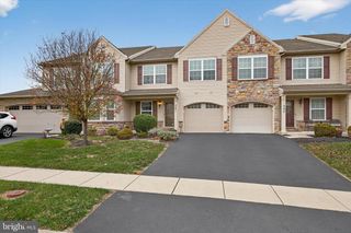307 STONERIDGE CT, New Cumberland, PA 17070