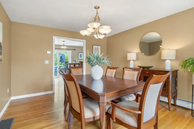 212 Oak Hill Road, Barrington, NH 03825