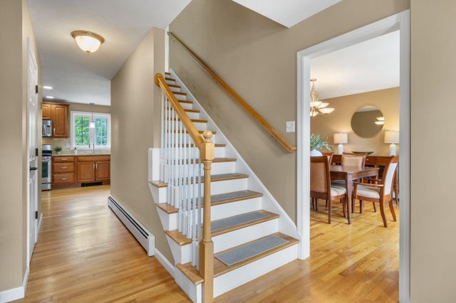 212 Oak Hill Road, Barrington, NH 03825
