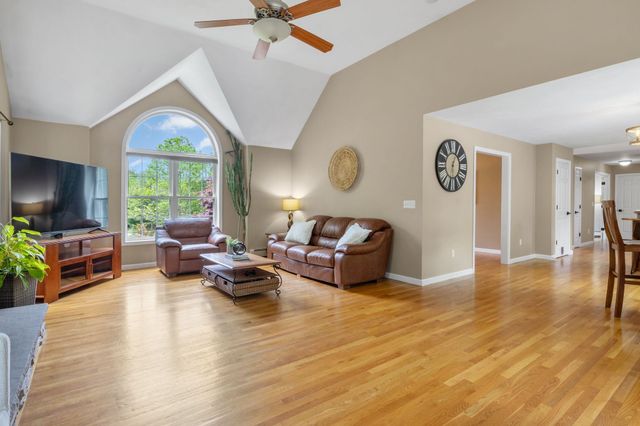 212 Oak Hill Road, Barrington, NH 03825