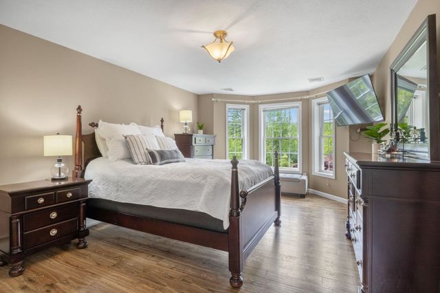 212 Oak Hill Road, Barrington, NH 03825