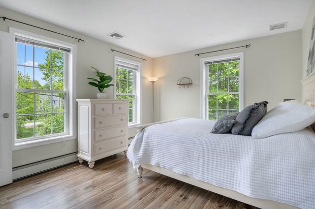 212 Oak Hill Road, Barrington, NH 03825