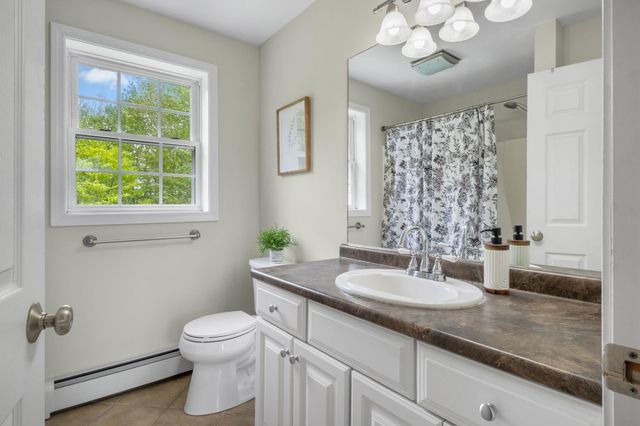 212 Oak Hill Road, Barrington, NH 03825