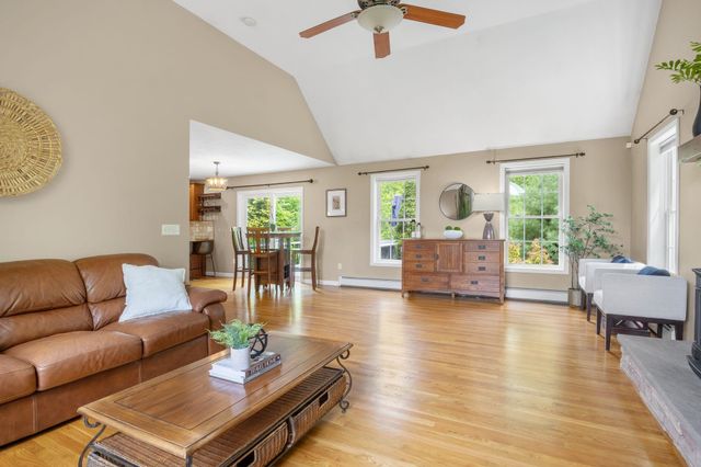 212 Oak Hill Road, Barrington, NH 03825