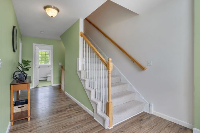212 Oak Hill Road, Barrington, NH 03825