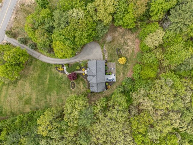 212 Oak Hill Road, Barrington, NH 03825